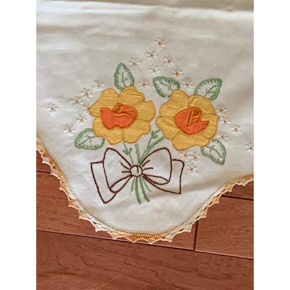 Vintage Floral Hand-Embroidered Doilies & Table Runner Set - Picture 3 of 11